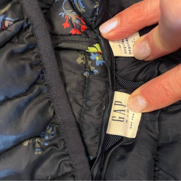 Girls light jacket. - Picture 3 of 4